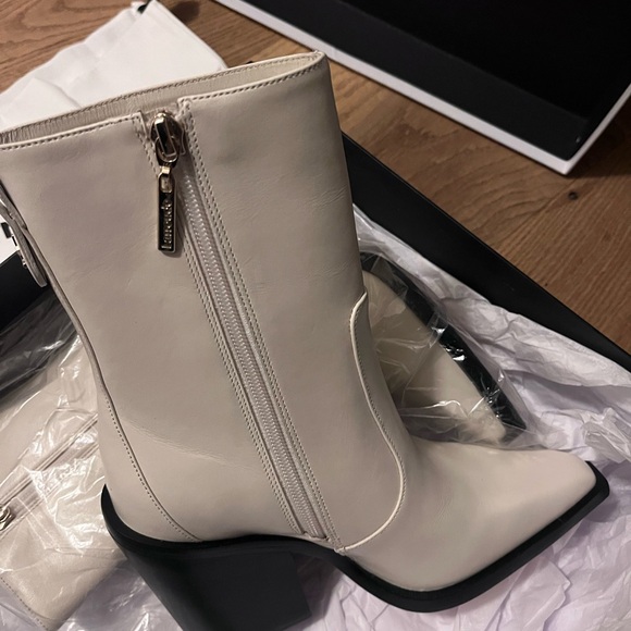 Larroude James Boot - Ivory Leather - Picture 8 of 8